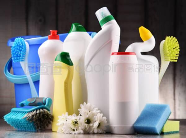 洗滌劑與化學清洗用品的容器 選擇、使用與安全指南